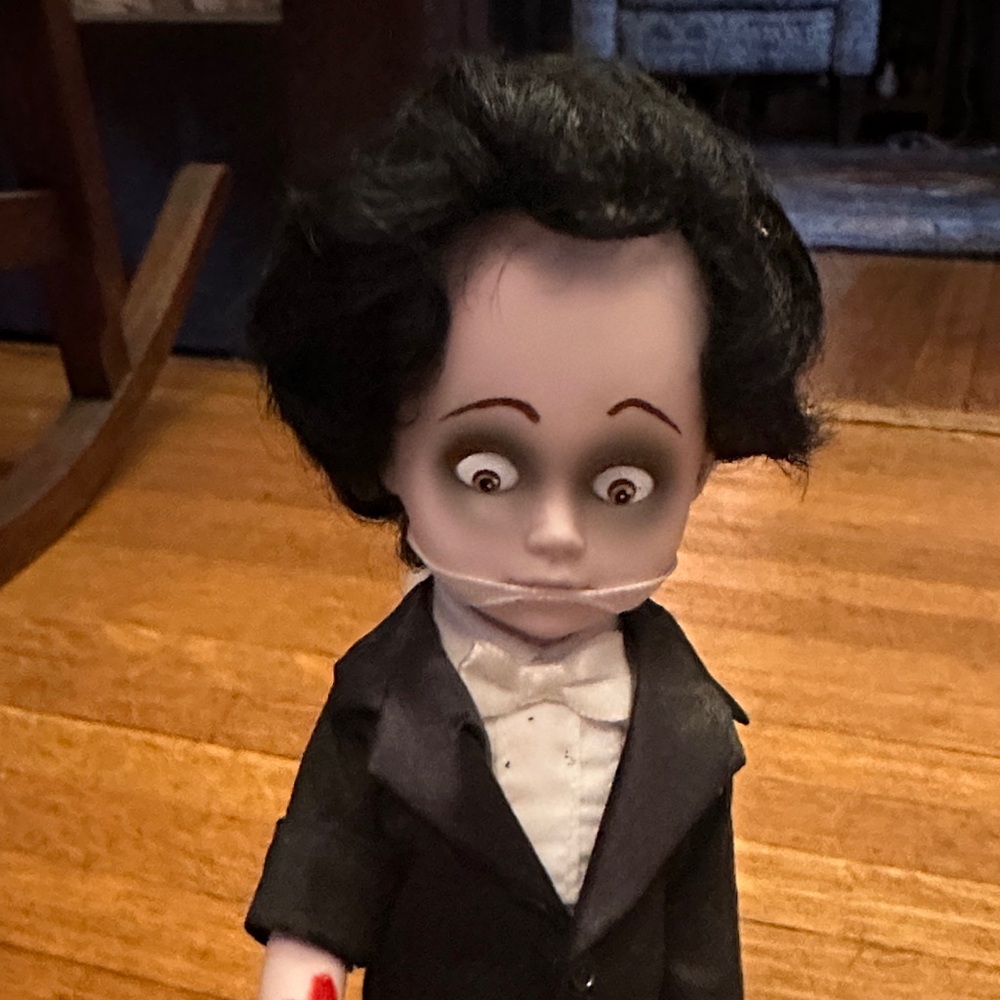 Living Dead Dolls Gregory - Picture 2 of 4
